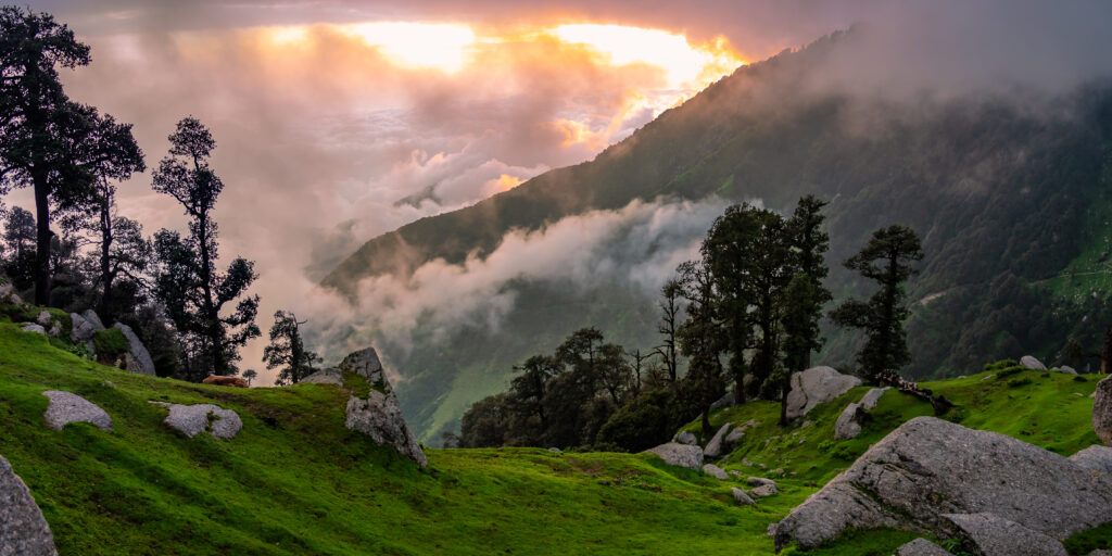 Mesmerizing,View,Of,Cloudy,Red,Sunset,Sky,Background,During,Sunset